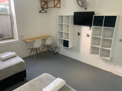 Sandy Bottoms Guesthouse - Accommodation Main Beach 3
