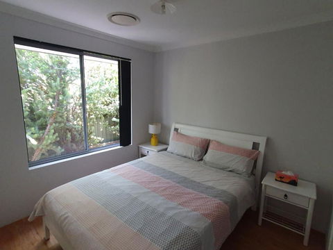 Sandalwood Guest Room - Accommodation Main Beach 2