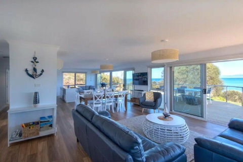 Sandbar Beach House - Accommodation Main Beach 3