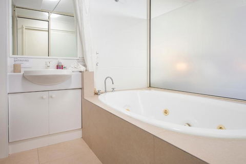 Sandbar Cape View Resort - Accommodation Main Beach 2