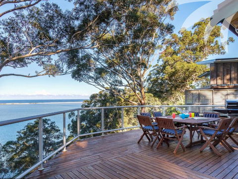 Sandbar View - Accommodation Main Beach 0