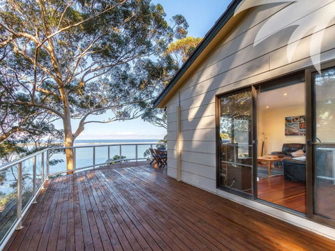 Sandbar View - Accommodation Main Beach 2