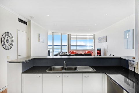 Sandcastle Apartments - Accommodation Main Beach 2
