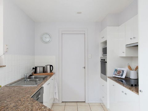 Sandcastle Shores - Accommodation Main Beach 3