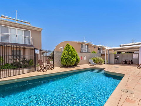 Sandcastles 7 8 Ala Moana Way - Accommodation Main Beach 0