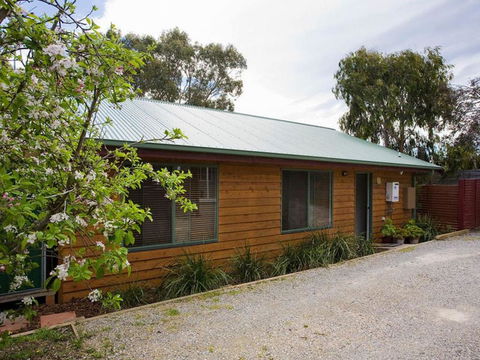 Sandhurst Escape 2 17 - Accommodation Main Beach 0