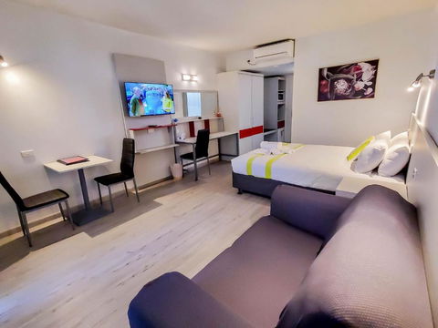 Sandors Motor Inn - Accommodation Main Beach 1