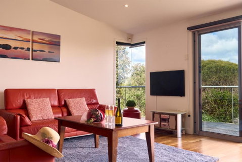 Sandpipers Beach - Accommodation Main Beach 2