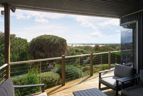Sandpipers Beach - Accommodation Main Beach 0