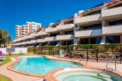Sandrift Beachfront Apartments - Accommodation Main Beach 0