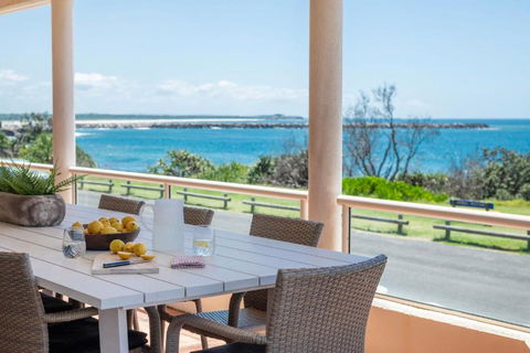 Sandrift One - Oceanstays - Accommodation Main Beach 0