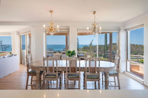 Sandrift One - Oceanstays - Accommodation Main Beach 2