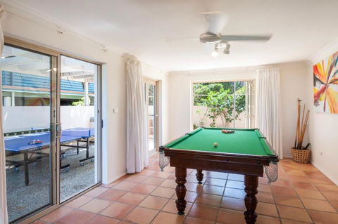 Sandrift One - Oceanstays - Accommodation Main Beach 3