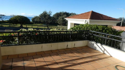 Sands 16, 20 - 22 Pacific Parade - Accommodation Main Beach 2