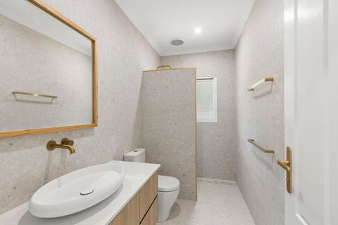 Sandscapes Sanctuary - Accommodation Main Beach 2