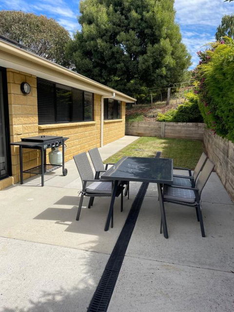 Sandstone Family Apartment - Accommodation Main Beach 2