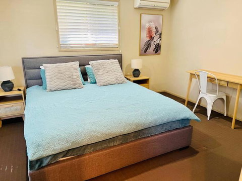 Sandstone Point Holiday Home - Accommodation Main Beach 3