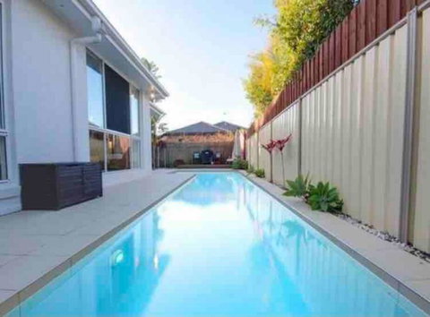 Sandstone Point Luxury 5 Bedroom Home - Accommodation Main Beach 0