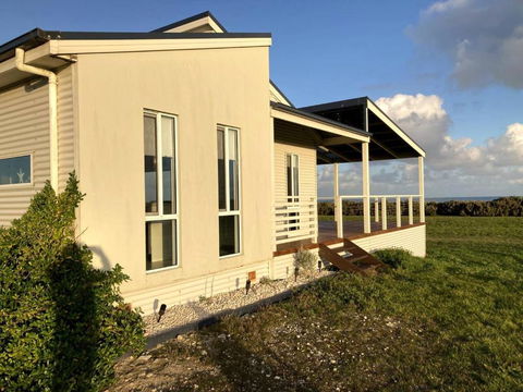 Sandy Bottoms Beach Escape - Accommodation Main Beach 0