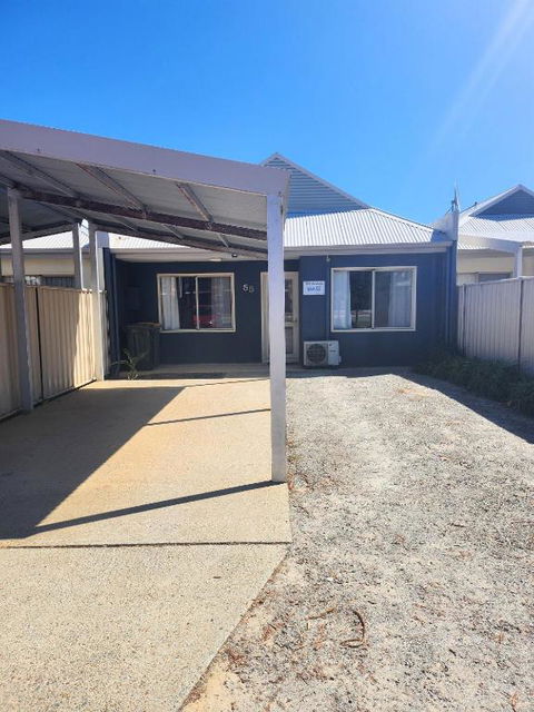 Sandy Feet - Accommodation Main Beach 0