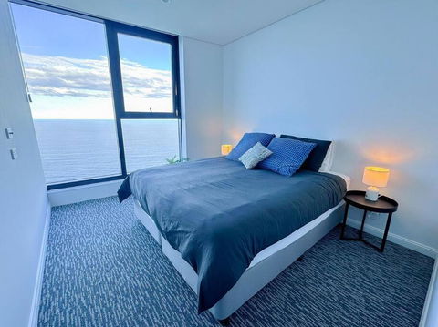 Sea Fever - Lv 65 Skyhome On Ocean Meriton - Accommodation Main Beach 1
