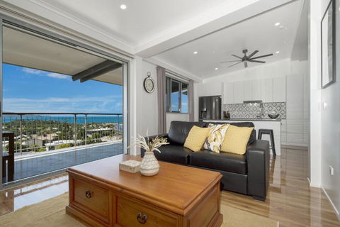 SEA-Renity II - Accommodation Main Beach 2