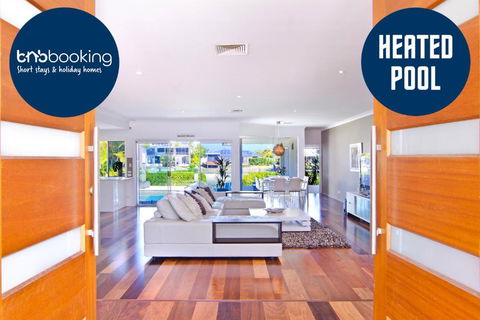 SEACLUSION 5 Bed Waterfront, Sleeps 12 - Accommodation Main Beach 0