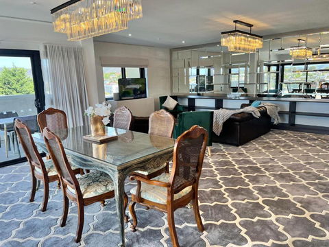 Sixty Six Boutique Apartments - Accommodation Main Beach 1
