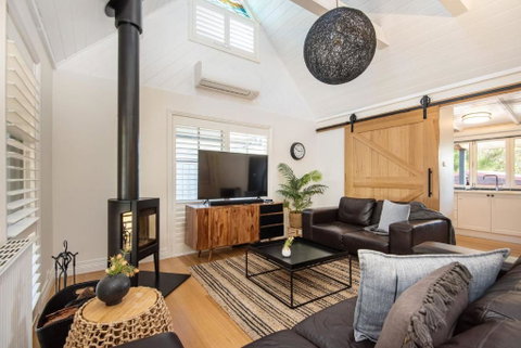 Somers Pool Park And Beach Retreat - Accommodation Main Beach 1