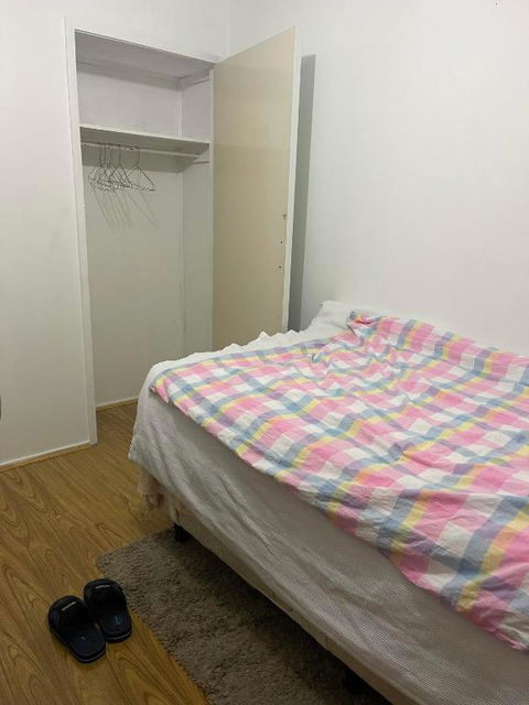 Springvale Single Room For Rent - Accommodation Main Beach 1