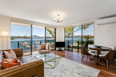 STG38 - Stunning Waterfront Apartment - Drummoyne - Accommodation Main Beach 0