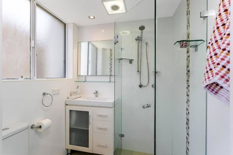 STG38 - Stunning Waterfront Apartment - Drummoyne - Accommodation Main Beach 3