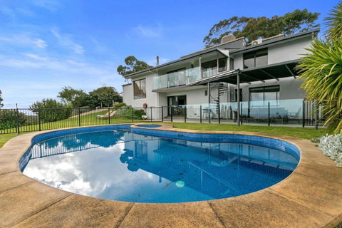 Sunset Estate In Mount Osmond - Accommodation Main Beach 3