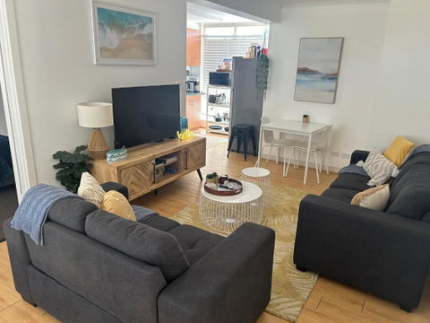 Sunshine Five - Accommodation Main Beach 0