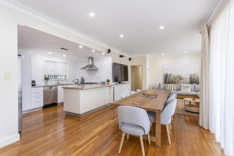 Swanbourne Family Home - Executive Escapes - Accommodation Main Beach 0