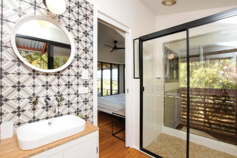 Tallaringa Views - Accommodation Main Beach 1