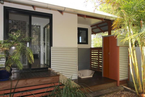 Tallaringa Views - Accommodation Main Beach 2