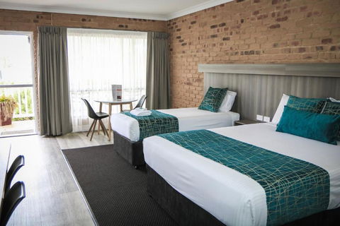 The Club Motor Inn Chinchilla - Accommodation Main Beach 0