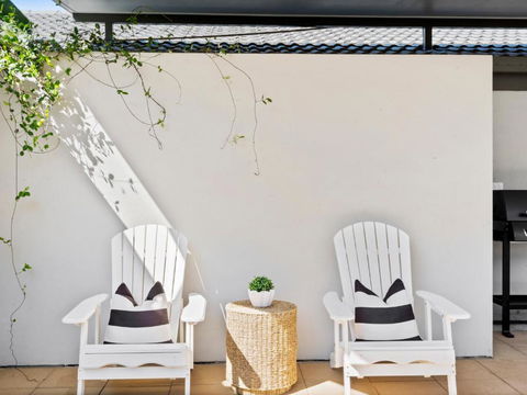 The Goldie - Accommodation Main Beach 0