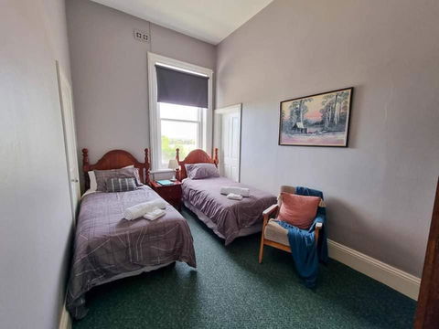 The Grand Hotel Millicent - Accommodation Main Beach 3