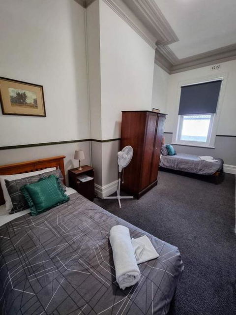 The Grand Hotel Millicent - Accommodation Main Beach 1