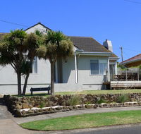 BEACHPOINT COTTAGE - Accommodation Main Beach
