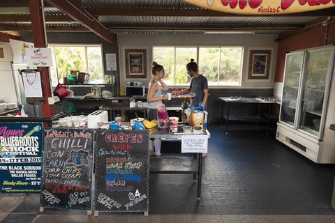 Beachside 1770 YHA - Accommodation Main Beach 3