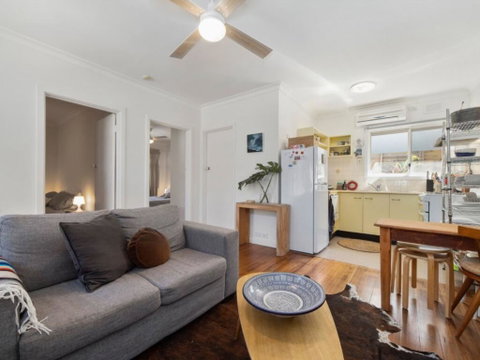 Beachside Apartment - Accommodation Main Beach 3
