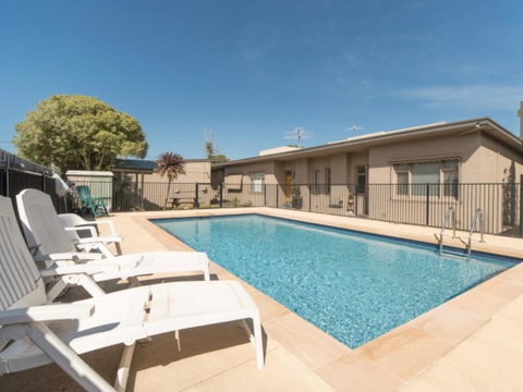 Beachside Apartment - Accommodation Main Beach 0
