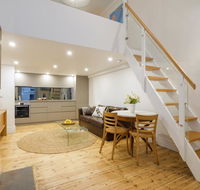 Beachside luxury loft apartment - Accommodation Main Beach