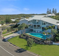 Beachside luxury Sunrise Beach - Accommodation Main Beach