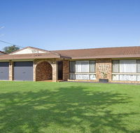 Beachway - beach access at end of street - Accommodation Main Beach