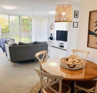 Beachy Bright and the Best Location on the GC - Accommodation Main Beach