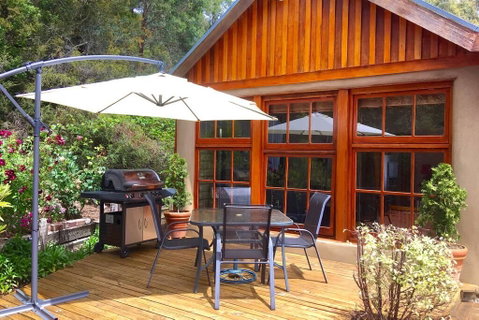BEAUTIFUL RETREAT - 20 Mins To CBD And Only 10 Mins To MONA! - Accommodation Main Beach 1